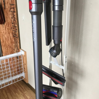 ダイソンV8fluffy +とスタンドのセット
