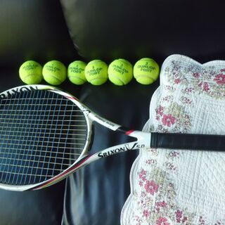 テニスラケット【SRIXON】スリクソン V5.0 (美品）&　...