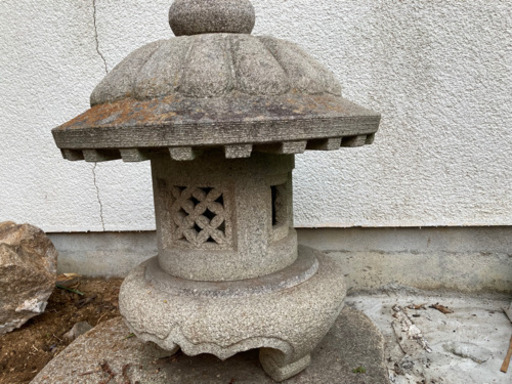 石灯篭　高さ約60cmほど
