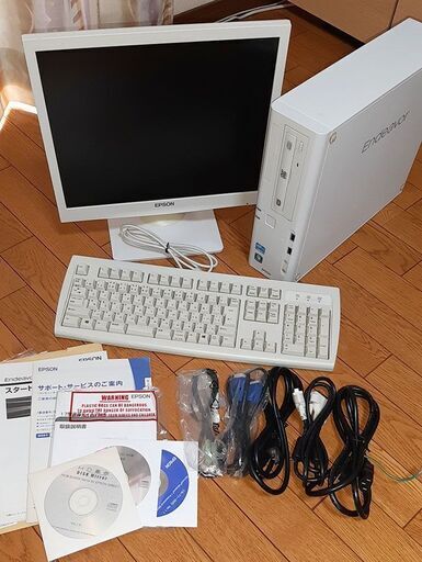 中古パソコン 第三世代Corei5搭載！白で統一のEPSON高性能デスクトップ EPSON Endeavor AT991E Core i5