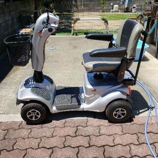 フランスベッド　リハテックS141電動車イス