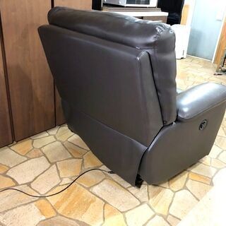 札幌近郊 送料無料 ニトリ リクライニング1Pソファ ビリーバー 本革 電動
