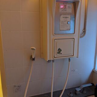 ★閉店★＜シェアハウス用＞【シャワータイマー装置（電源と水を制御）【有料化に！時間自由設定】 ☆閉店☆＜シェアハウス用＞【コインシャワータイマー装置（電源と水を