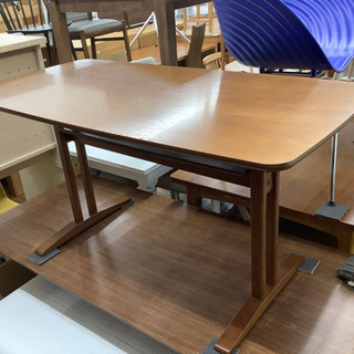 カリモク60  カフェテーブル