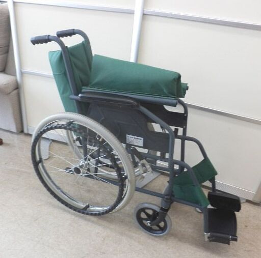 幸和製作所 スチール製車いす グリーン BM01 最大使用者体重 100Kg 自走式車いす 自走式車椅子 幸和製作所 BM01 スチール製車いす グリーン おりたたみ