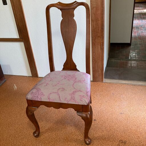 ①【アンティーク家具】「ETHAN ALLEN（イーセンアーレン）」の椅子 アメリカ製　柄あり