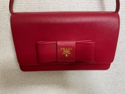 PRADA ショルダーバック　赤　リボン