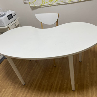 【ネット決済・配送可】IKEA 高さ調節可能　おしゃれなテーブル