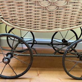 アンティークベビーカー　インテリア