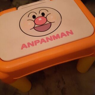 【お話中】アンパンマン　知育玩具　テーブル