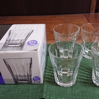 【ネット決済】ガラスコップ4個いり売ります。