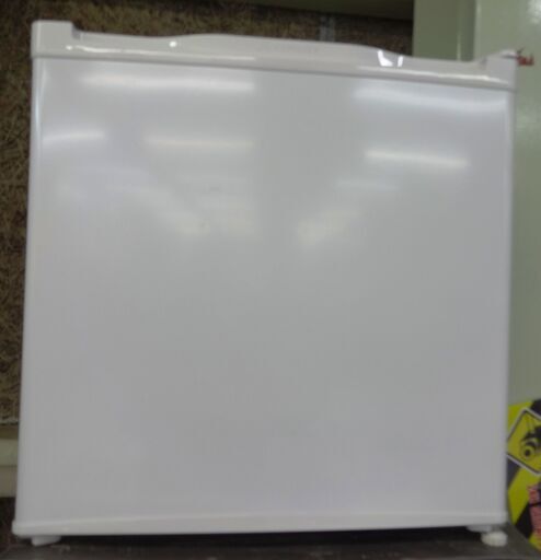 エスキュービズム  1ﾄﾞｱ冷蔵庫 WR-1046 中古品 2016年