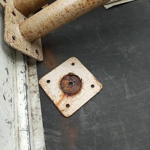 鴨居ジャッキ状態あまり良くない