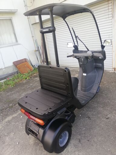 ホンダ　ジャイロキャノピー　配達や買い物。暑い日差しも緩和してくれる屋根付きバイクです。