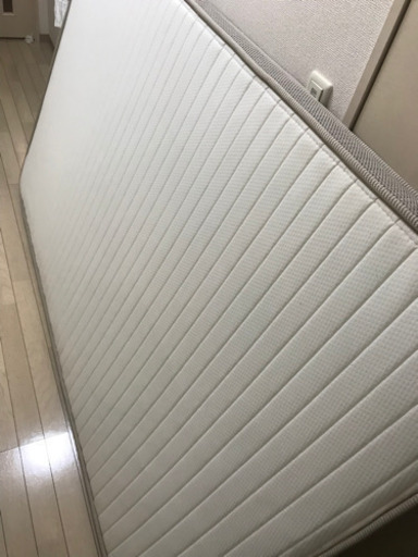 セミダブル　マットレス　新しいのを購入するため格安でお譲りします。
