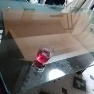 【ネット決済・配送可】ガラス　ダイニングテーブル
