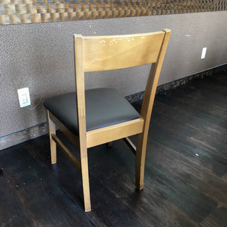 【ネット決済】木製椅子【こげ茶色】