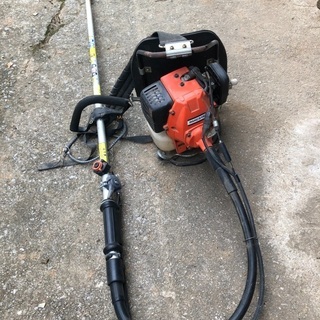 背負い草刈機　刈払機　共立