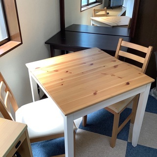 【無料】IKEAダイニングテーブル　椅子二脚付き
