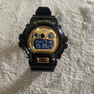 Casio  G-SHOCK  黒ベースに金カラー   