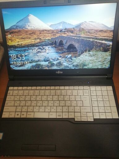 綺麗　富士通 2017年12月モデル　高性能第6世代Core i3搭載　DDR4メモリ4G CD/DVD/読み書き　大画面15.6インチ　USB3.0 HDMI出力　Wifi対応 　最新Windows10搭載
