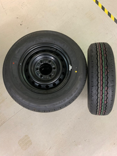 残り僅か！新車ハイエースタイヤ外し1台分4本（鉄チン）セット  