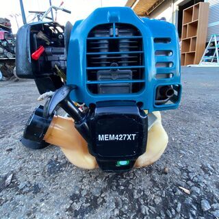 現物確認歓迎、 初期不良対応OK 整備済 刈刃新品　低振動 マキタ 4サイクル 24.5cc かけやすい楽らくスタート 草刈機 MEM427XT