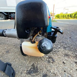 現物確認歓迎、 初期不良対応OK 整備済 刈刃新品　低振動 マキタ 4サイクル 24.5cc かけやすい楽らくスタート 草刈機 MEM427XT