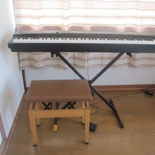 電子ピアノ（カシオ　Priva　PX-160）、 椅子、スタンド