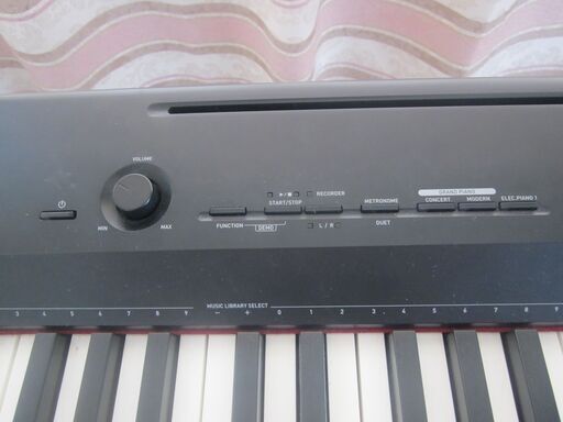 電子ピアノ（カシオ Priva PX-160）、 椅子、スタンド