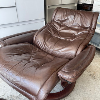 【売約済み】　Ekornes エコーネス　ロイヤル 本革 ストレスレスチェア　オットマン　本革　レザー　検　ローヤル　Royal  stress less chair チェアー　イージーチェア　1人掛け　ソファ　レザー　ブラウン　ダークブラウン　茶色　焦茶　メンテナンス済み　【47万円】