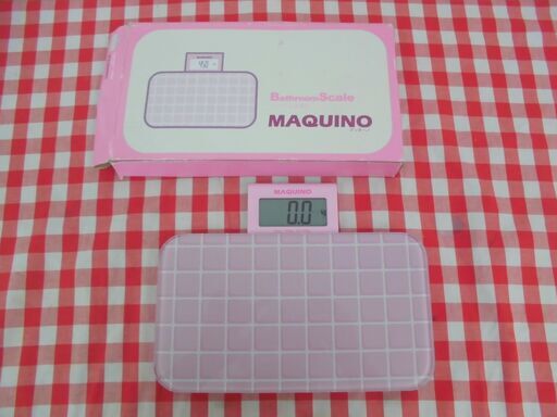 ★【美品】MAQUINO　体重計★