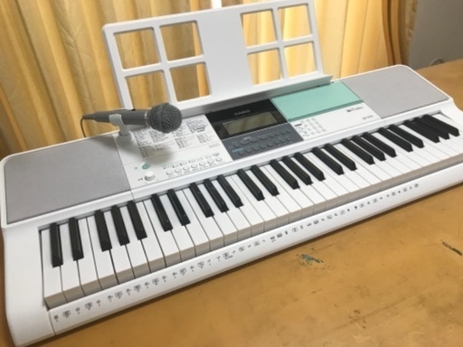 電子ピアノ(CASIO) 光ナビゲーションキーボード