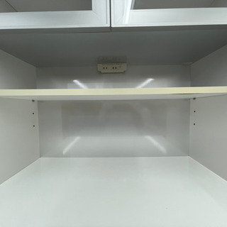GM609★家具20％OFFSALE★【近隣配達可能】MKマエダ　キッチンボード　食器棚　白　幅80.5×奥46×高193㎝　白　ホワイト　コンセント2口付　リサイクルショップ　ケイラック朝霞田島店　ケイラック　埼玉県　朝霞市　田島　和光市　志木市　新座市　富士見市　ふじみ野市　三芳町　戸田市　蕨市　さいたま市(岩槻以外)　川越市　所沢市　上尾市　東京都　板橋区　練馬区　清瀬市 GM609☆家具20％OFFSALE☆【近隣配達可能】MKマエダ キッチンボード