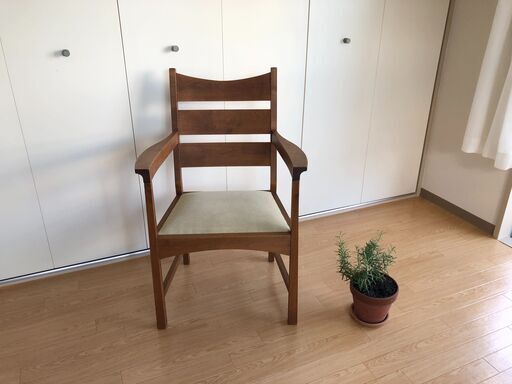 北欧風 天然木製 肘掛け付き 椅子 国産 チェア