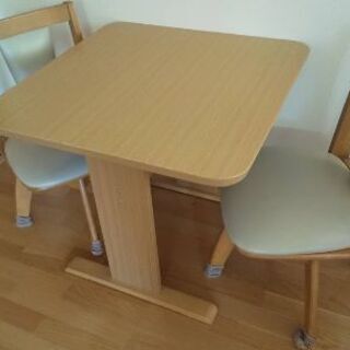 【商談成立】テーブルと椅子２脚セット