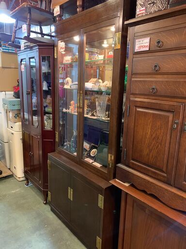 お待ち帰り限定お値引き！！【実店舗販売中・中古品　最高峰　カリモクブランド　ドマーニ　モーガントンシリーズ　ガラスキャビネット　飾り棚】