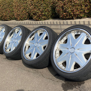 245/35R20＊6穴 値下げしました！