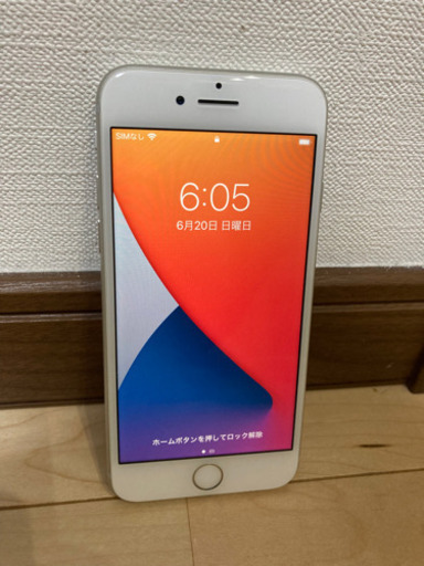 iPhone 8 Silver 64GB SIMフリー