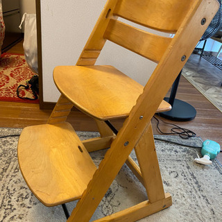 子供用の椅子です。