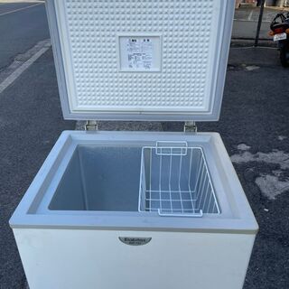 冷凍庫 家庭用 小型 142L ノンフロン チェストフリーザー 上開き 業務