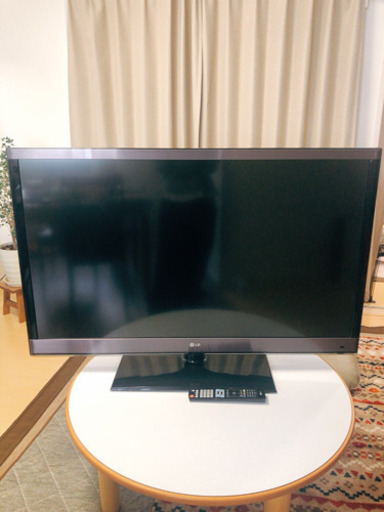 LG LED LCD カラーテレビ　　47インチ 9120円