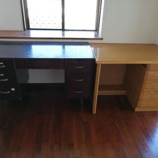 アメリカ家具（机）と日本製学習机セットで1000円