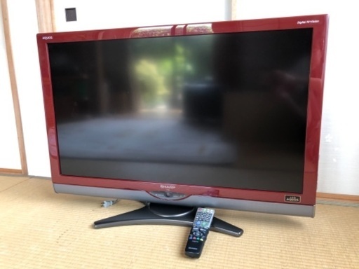 シャープ　AQUOS 2011年製　液晶テレビ　レッド