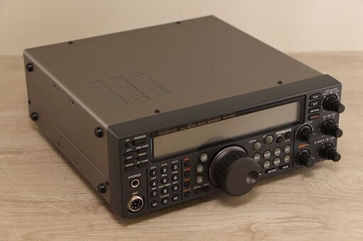 KENWOOD ケンウッド トランシーバー HF帯/50MHz 100W 通信機器 無線機材 TS-570S (E1083nnkmY)