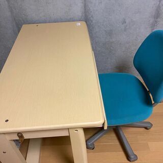 【ネット決済・配送可】椅子とテーブル