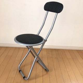 折り畳み式パイプ椅子