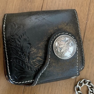 財布（中古品）チェーン付き 縦横11センチ厚さ4センチ