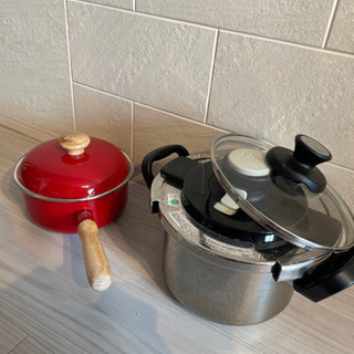 【お引き取りの方決定】ティファールの圧力鍋と赤いかわいいホーロー鍋