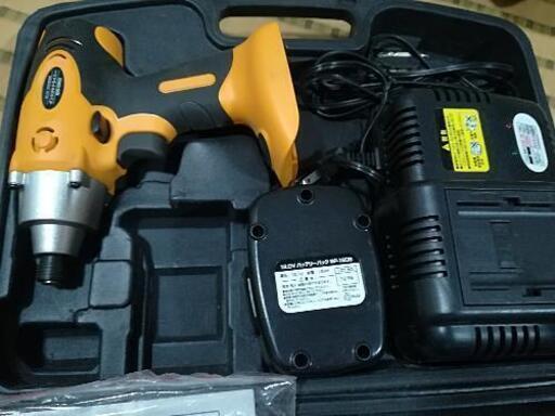 D2オリジナル IDR-10KD 充電式インパクトドライバー  美品　電動工具 電動ドリル DIY\n\n